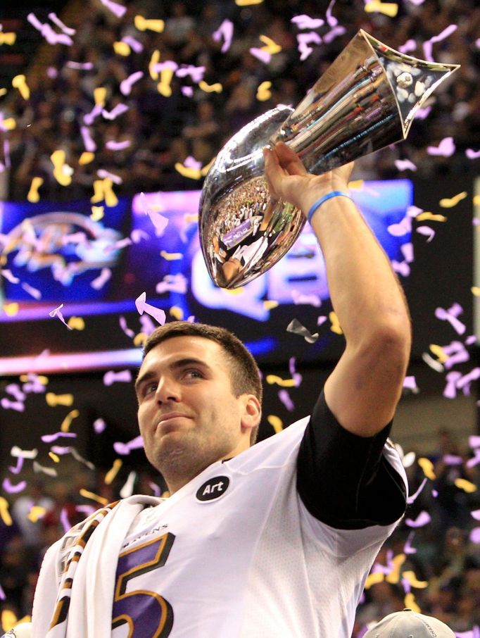 Super Bowl 2013:  Joe Flacco (Baltimore Ravens) a  Vince Lombardi Trophy