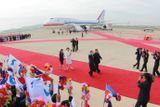 Kim Čong-un jihokorejského prezidenta přivítal hned na letišti.