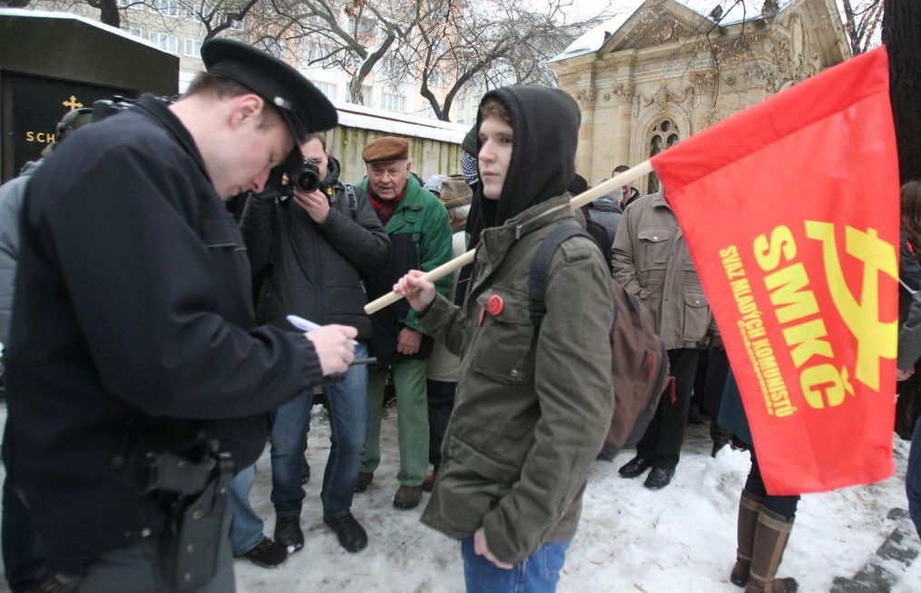 Komunisté se poklonili Gottwaldovi