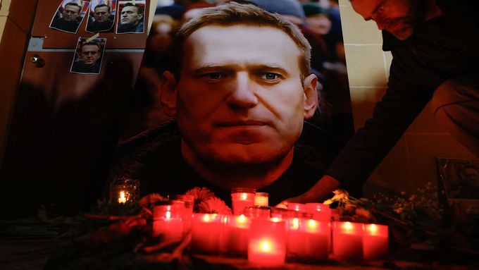 Pieta za zemřelého ruského opozičníka Alexeje Navalného.