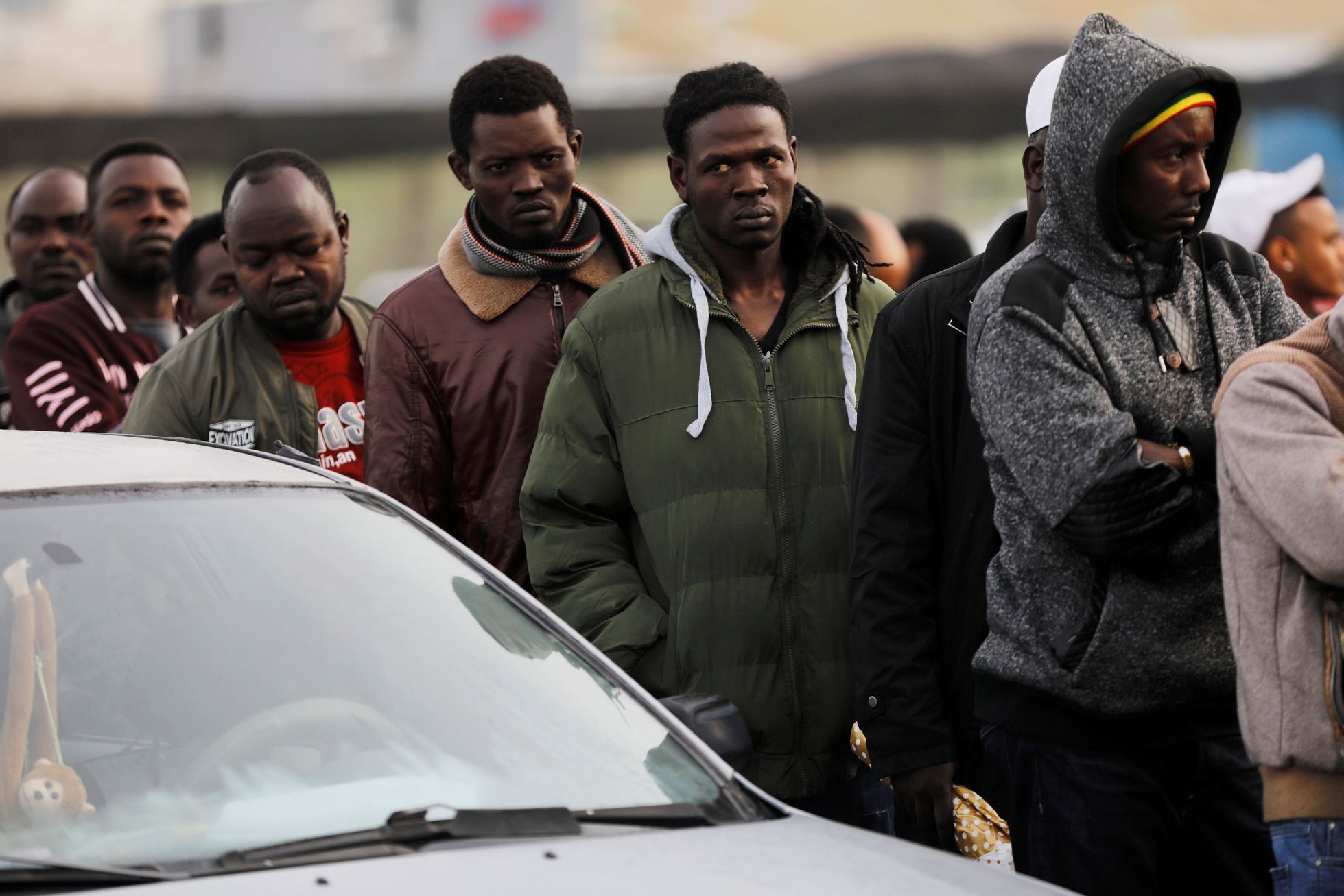 Afričtí migranti v izraelském městě Bnej Brak u Tel Avivu.