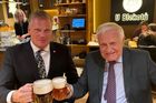 Turkova noc: Ťukanec s Klausem U Blekotů, pak prý krev či pěsti. Nebo to bylo jinak?