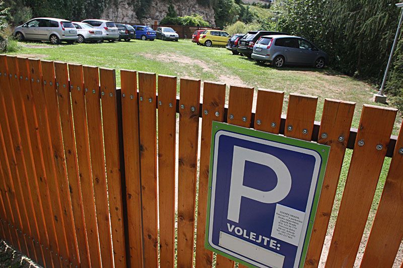 Přední Kopanina se mění v parkoviště