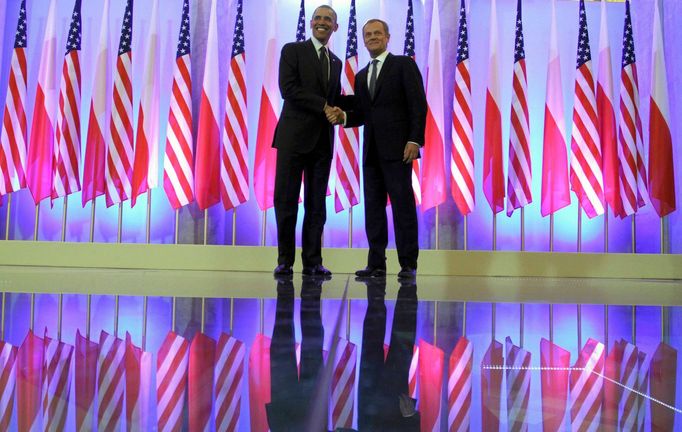 Obama a Tusk ve Varšavě.