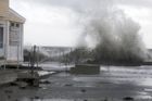 Bouře Arthur dorazila do Kanady, 250 000 lidí je bez proudu