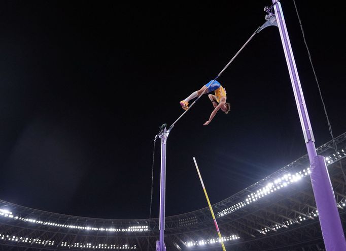 Švédský tyčkař Armand Duplantis a jeho rekord při MS v atletice 2025 v Tokiu