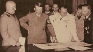 Benito Mussolini, Adolf Hitler a Hermann Göring 29.září 1938 v přestávce jednání nad mapou Československé republiky