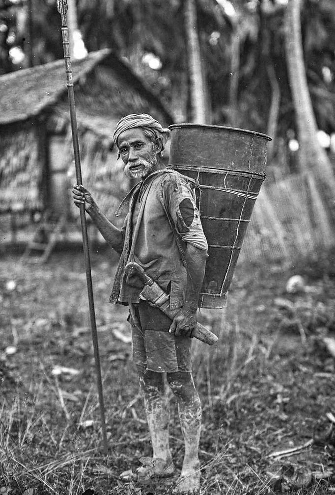 Indonésie. Fotografie z 20. Let 20. století, kterou pořídil přerovský rodák a cestovatel Bohumil Pospíšil.