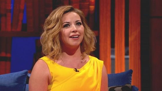 Charlotte Church na párty se spuštěnými kalhotkami