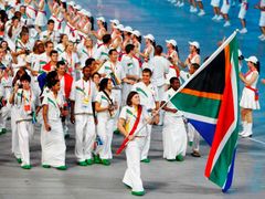 Natalii du Toitové se podařilo nejen probojovat na olympijské hry, ale dostalo se jí i cti jít v čele jihoafrické výpravy na slavnostním zahájení