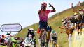 13. etapa Tour de France 2020: Daniel Felipe Martínez při dojezdu do cíle