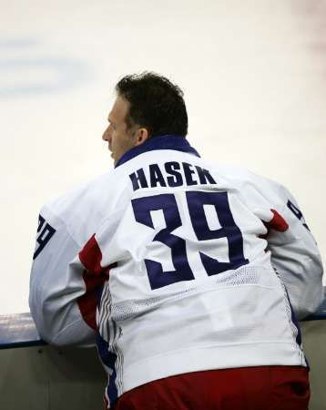 Domink Hašek na střídačce