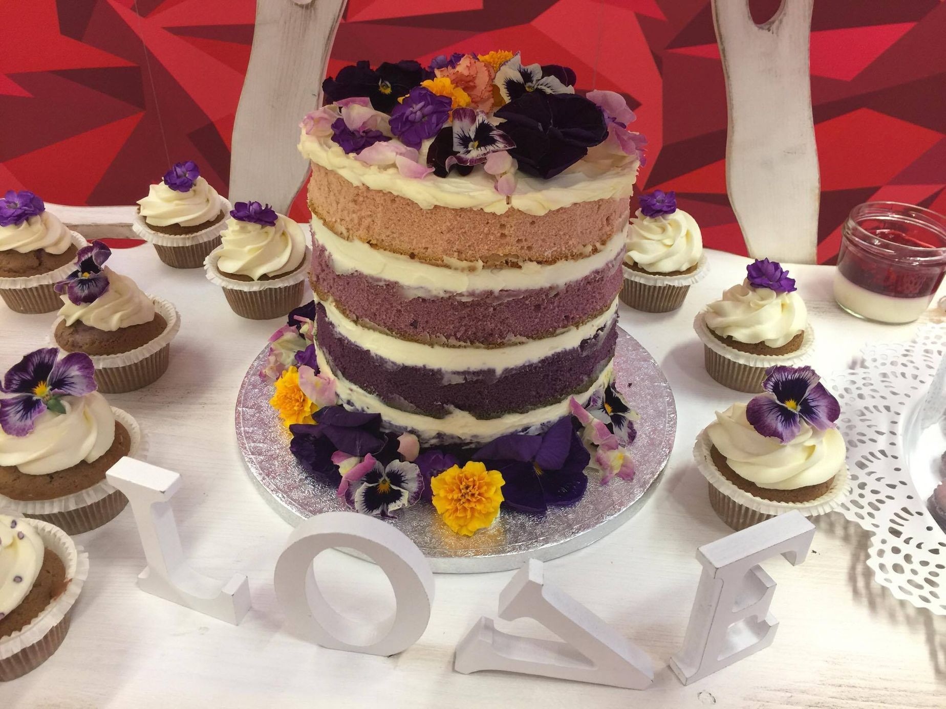 Květinový lehký dort