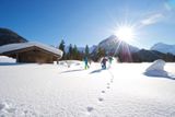 Túra na sněžnicích s celou rodinou v pohoří Karwendel