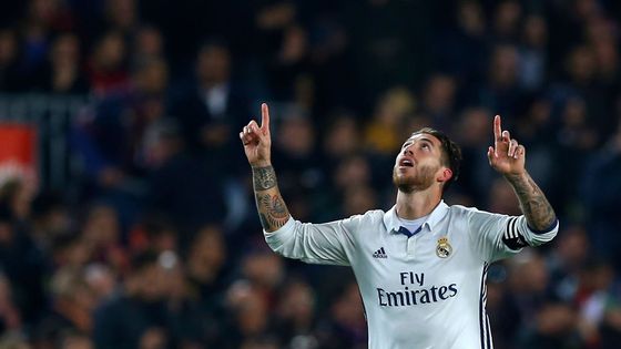 Sergio Ramos v poslední minutě rozhodl o tom, že vypjatý duel s Barcelonou skončil dělbou bodů.