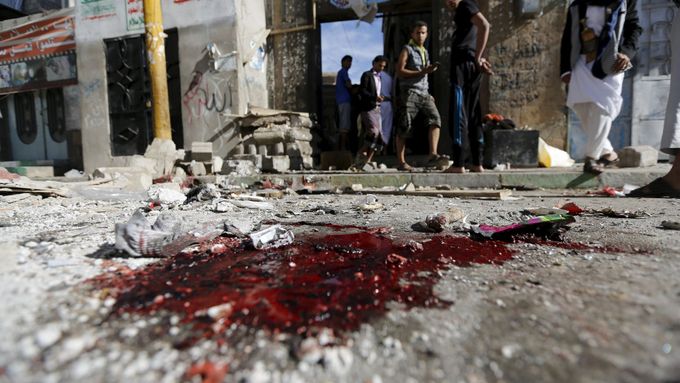V Jemenu útočili další tři sebevražední atentátníci.