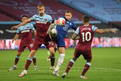 Tank Souček zboural hvězdy Chelsea. Vynikající, neuvěřitelná šichta, píší v Anglii