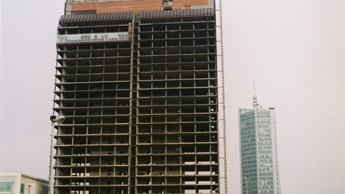 Bývalá budova Českého rozhlasu, dnes City Tower, už na Pankráci stojí. Její dostavba bude stát 1,5 miliardy korun.