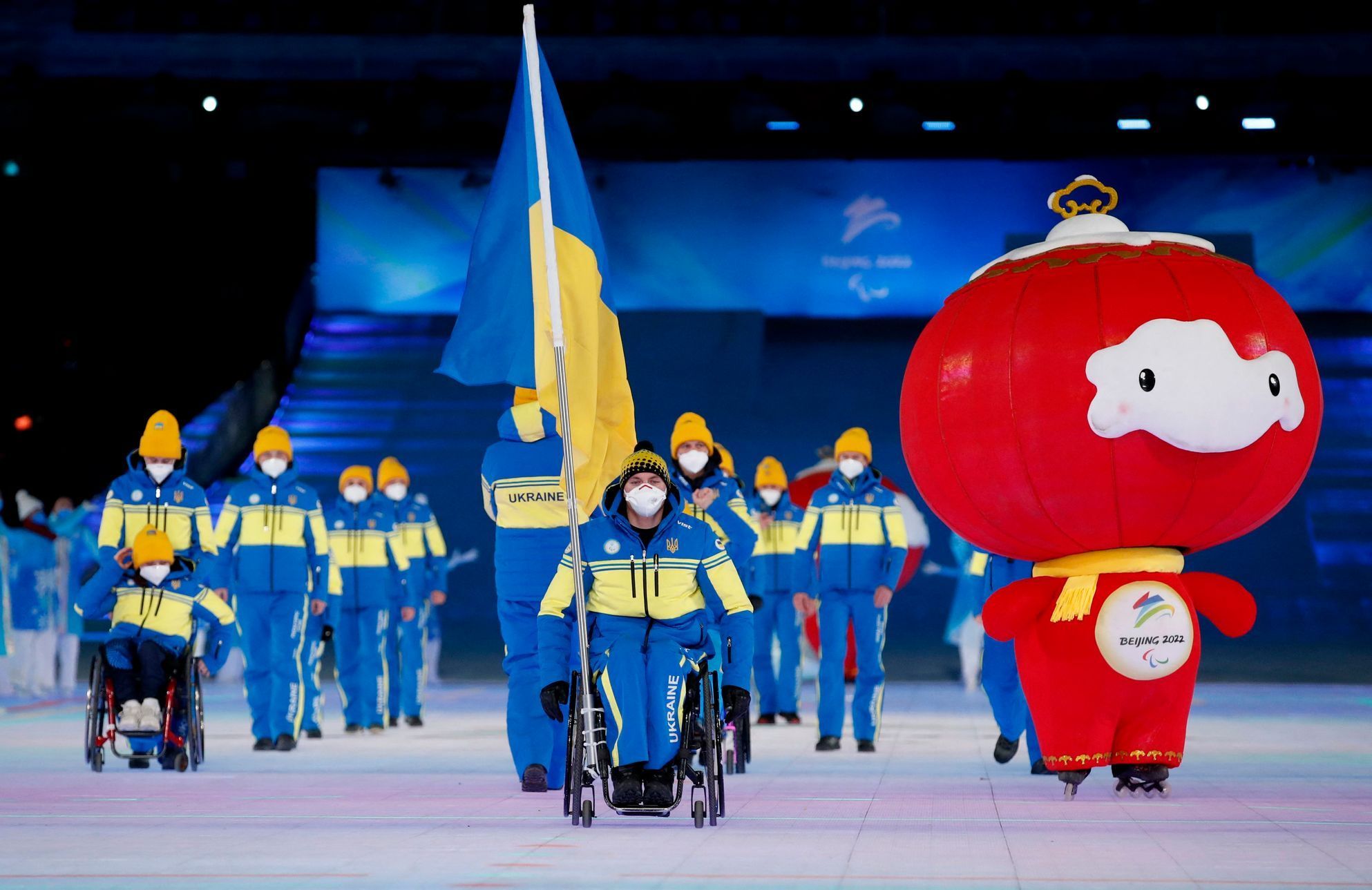Paralympijská výprava Ukrajiny při slavnostním zahájení her v Pekingu 2022