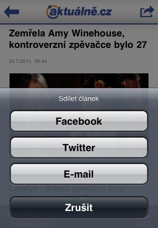 Na důležitou nebozajímavou zprávu můžete upozornit své přátele - ať už prostřednictvím e-mailu, nebo přes Facebook či Twitter. Stačí v pravém horním rohu kliknout na ikonu pro sdílení a vybrat si požadovaou možnost. | Foto: Aktuálně.cz