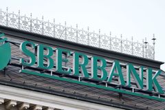 Věřitelé zkrachovalé Sberbank dostanou 57 miliard korun. Výplatu peněz povolil soud