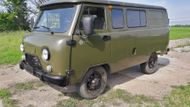 53 let a prakticky beze změny - to je ve zkratce design UAZ 3909 Combi alias Buchanky. Jako model 452 se tehdy sovětský stroj ukázal v roce 1965, jeho kořeny lze však vystopovat až k modelu 450 z roku 1958. Už tehdy přitom užitkový vůz dostal i dnes typickou přezdívku Buchanka, což znamená bochník chleba.