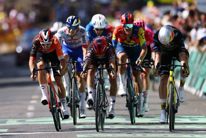 Julian Alaphilippe slaví domnělý triumf v 15. etapě Tour de France