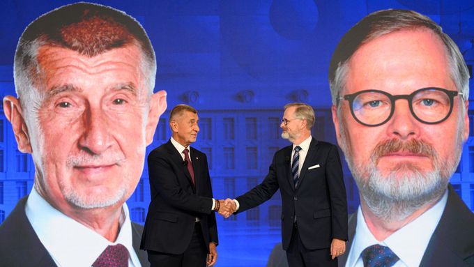 Duel šéfů koalice Spolu Petra Fialy (ODS) a předsedy hnutí ANO Andreje Babiše před sněmovními volbami ve velkém studiu CNN Prima News, 1. října 2025, Praha.