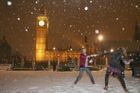 Kvůli sněhu se ruší některé lety do Londýna a Paříže