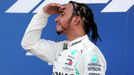 Lewis Hamilton z týmu Mercedesu slaví vítězství ve Velké ceně Ruska formule 1 2019