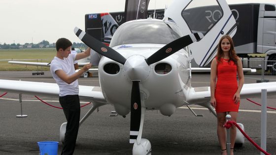 Foto: Premiérová Air show v pražských Kbelích