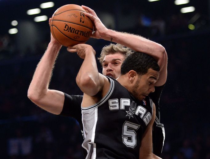 NBA: San Antonio Spurs vs Brooklyn Nets (Splitter a Joseph)