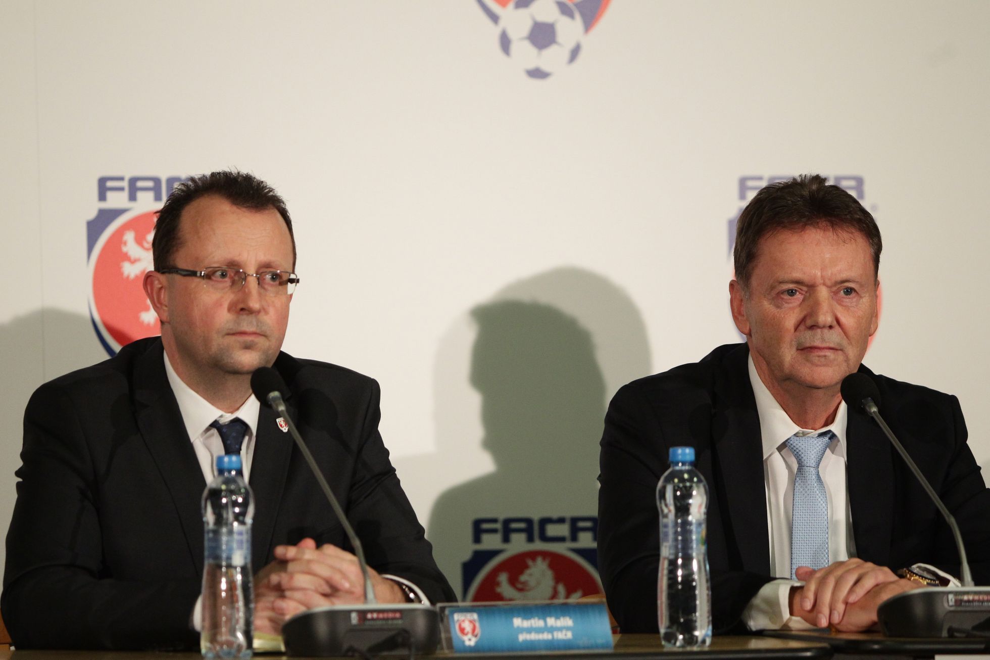 Martin Malík a Roman Berbr při volbě předsedy FAČR v prosinci 2017