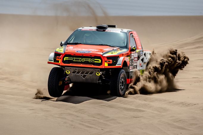 Martin Prokop ve Fordu na trati Rallye Dakar 2019