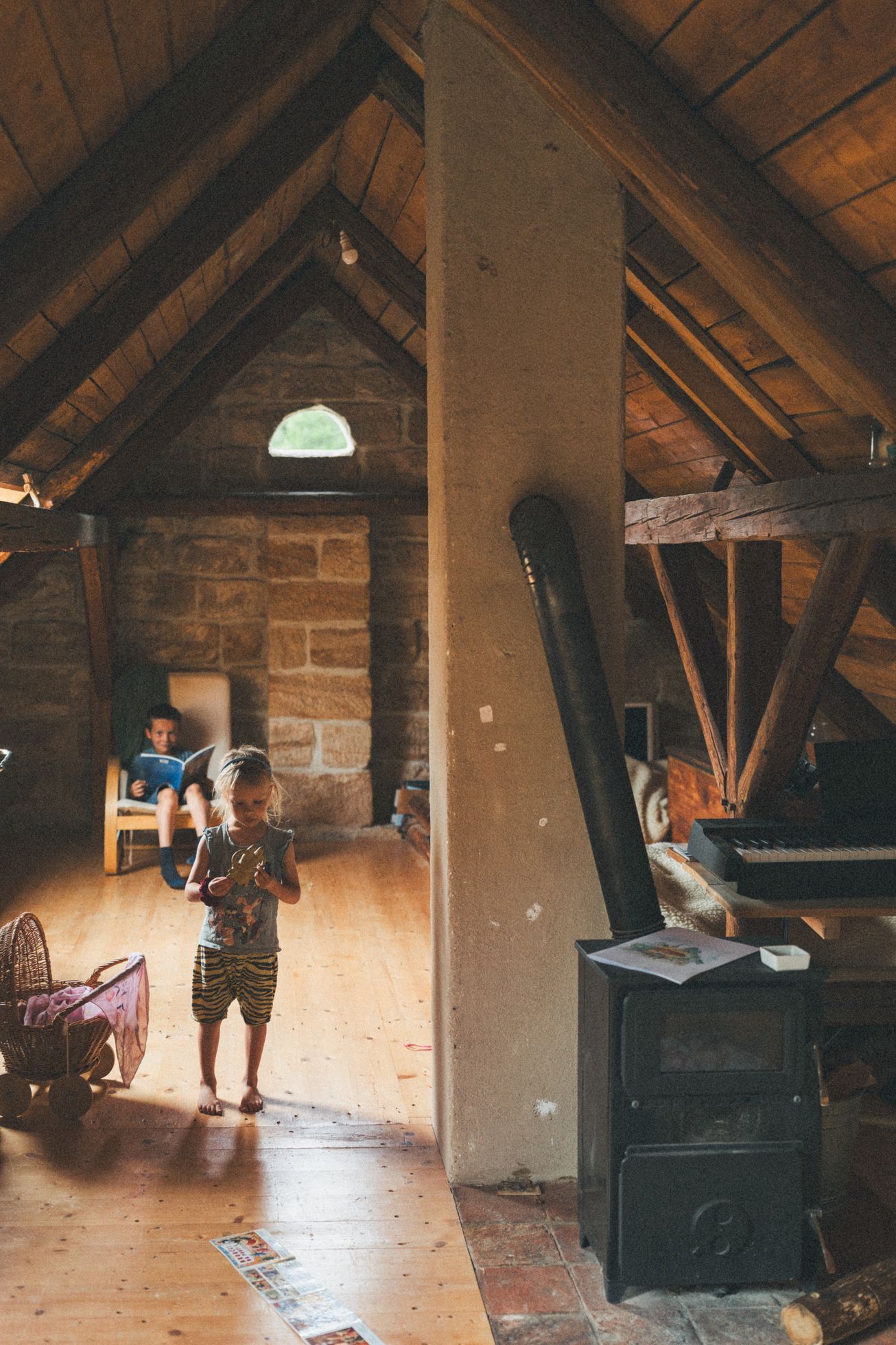 na okraji domov můj, kniha, rodina, bydlení, dům, podnikatel