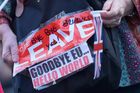 Živě: Hodiny po odhlasování Brexitu začali Britové vyhledávat, co to je Evropská unie