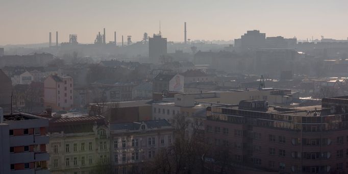 Smogová situace na Ostravsku. Na snímku pohled na oblast Dolní Vítkovice, 22. ledna.