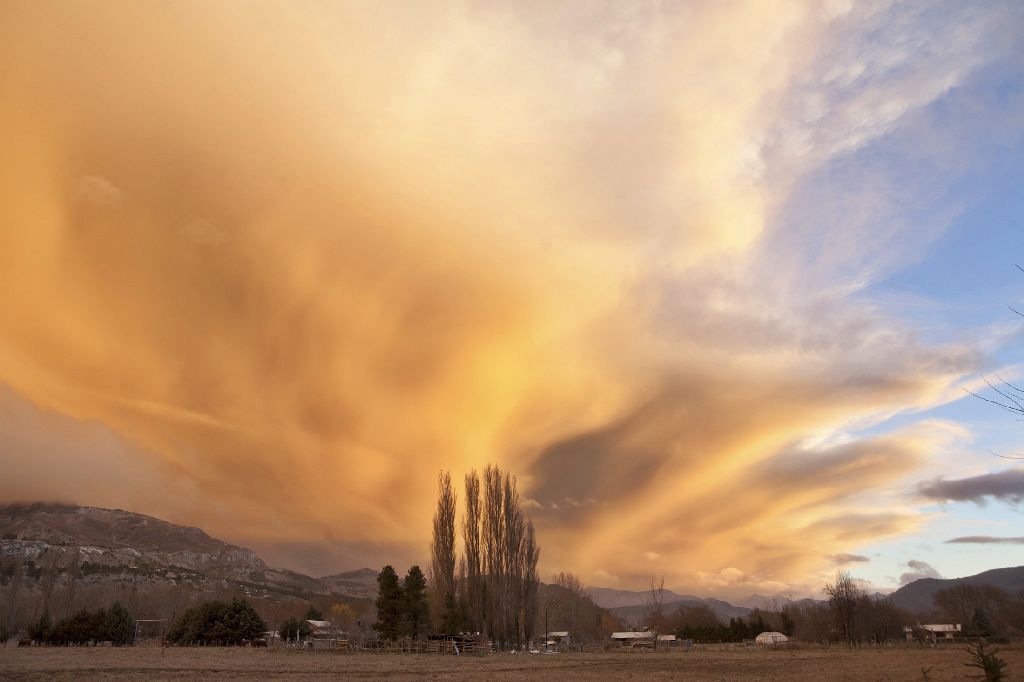 Oblak sopečného popela z chilského vulkánu Puyehue