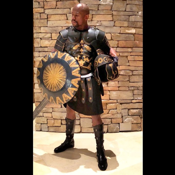 Floyd Mayweather jako Achilles nebo Maximus z Gladiátora.