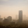Foto: Podívejte se, jak smog zahaluje život ve městech - Indonésie