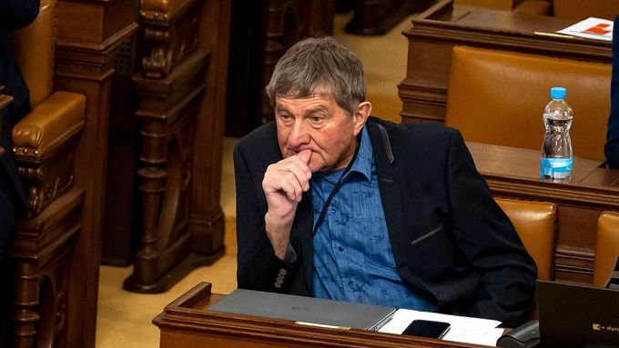 Žokej a poslanec hnutí ANO Josef Váňa v Poslanecké sněmovně.