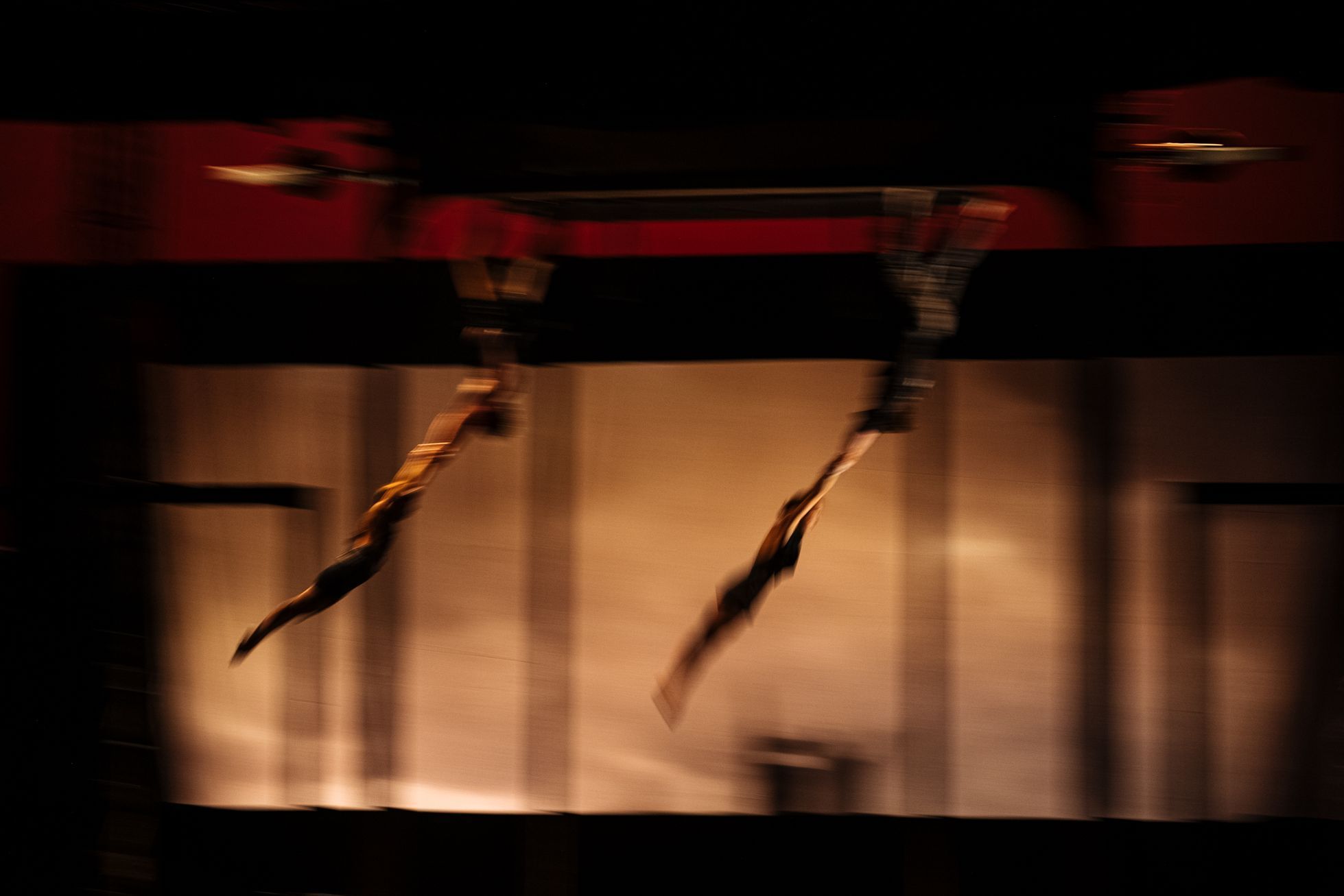 Cirque Le Roux: Deer in The Headlights