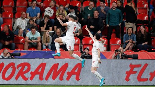 Švýcaři slaví gól v zápase Ligy národů Česko - Švýcarsko