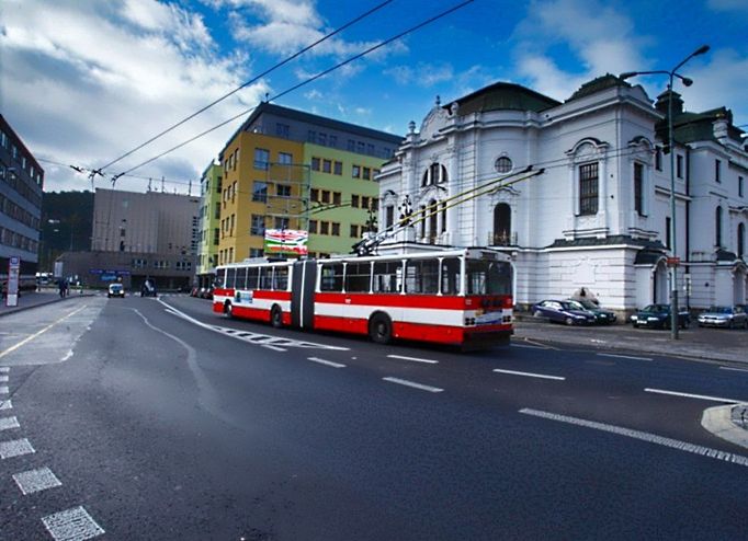 Trolejbusy dnes neodmyslitelně patří i k MHD v Ústí nad Labem. Jejich historie však není až tak dlouhá. Zatímco tramvaje tu začaly jezdit už v roce 1899 a autobusy v roce 1929, trolejbusy vyrazily do ústeckých ulic až 1. července 1988. V červenci 2013 tedy oslavily 25 let.