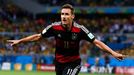 Miroslav Klose slaví gól v semifinále MS 2014