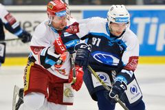 Plzni stačil k výhře nad Hradcem a udržení prvního místa jeden gól, poslední Litvínov zdolal Spartu