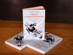 Kniha Lopaty a Vykořisťovatelé.