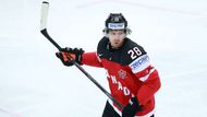 Claude Giroux je jedním z pětice hokejistů, kteří se dělí o místo 15. nejlépe placeného hokejisty v aktuální sezoně NHL. Vydělat by si měl, stejně jako Phil Kessel, Zach Parise, Brent Seabrook a Ryan Suter, rovných devět milionů dolarů.