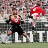 Pavel Srníček (Newcastle) - Nicky Butt (Manchester United), 1996