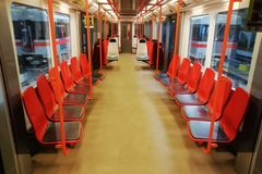 Signál mají další stanice metra, nově půjde volat od Hlavního nádraží až do Holešovic